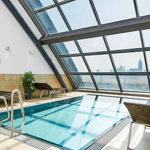 radisson-blu-hotel-frankfurt.hotelsheidelberg.net/