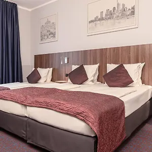 Hotel Ramada By Wyndham Frankfurt Station ***